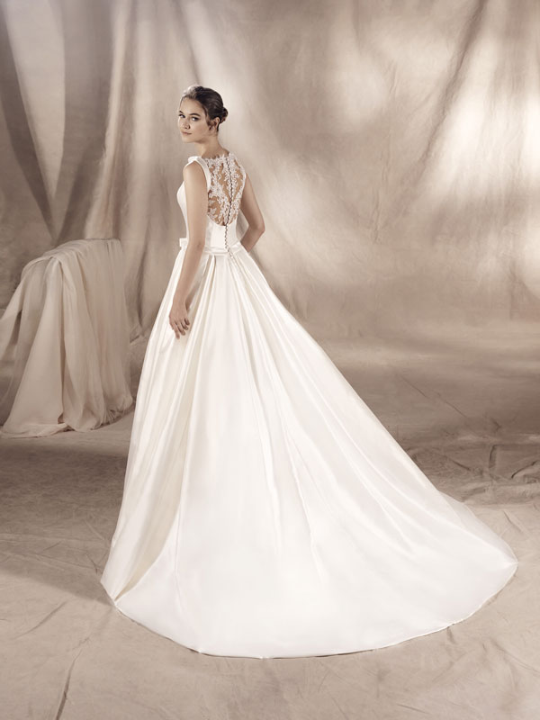 St Patrick White One - Sabrina : Wedding Dresses by Poppy